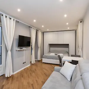 5 Nirone Center Italie